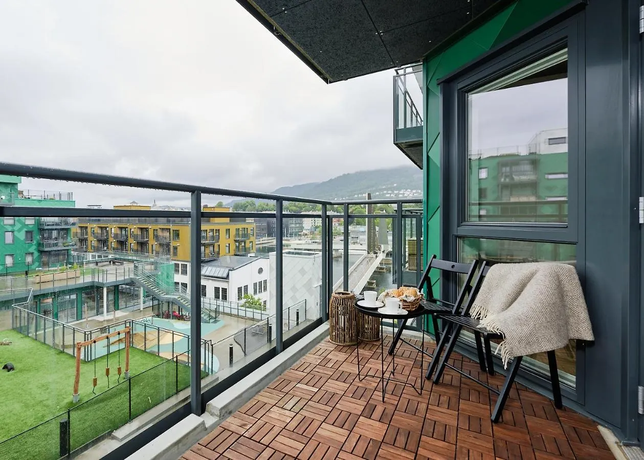 Stylish 2-Br Retreat In Heart Of Vibrant Bergen Apartman